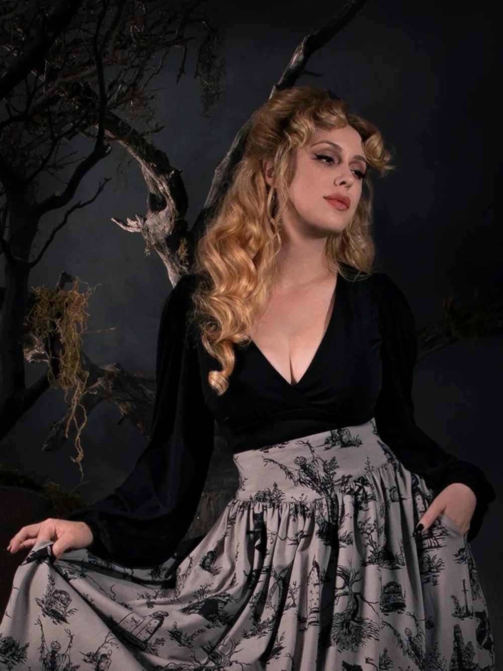 La Femme en Noir Sleepy Hollow Swing Skirt - Picture 1 of 3